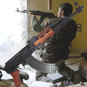 KOLEKCJONERSKI POSZUKIWANY AKS-47 KARABIN ZE SKŁADANĄ KOLBĄ (1097)