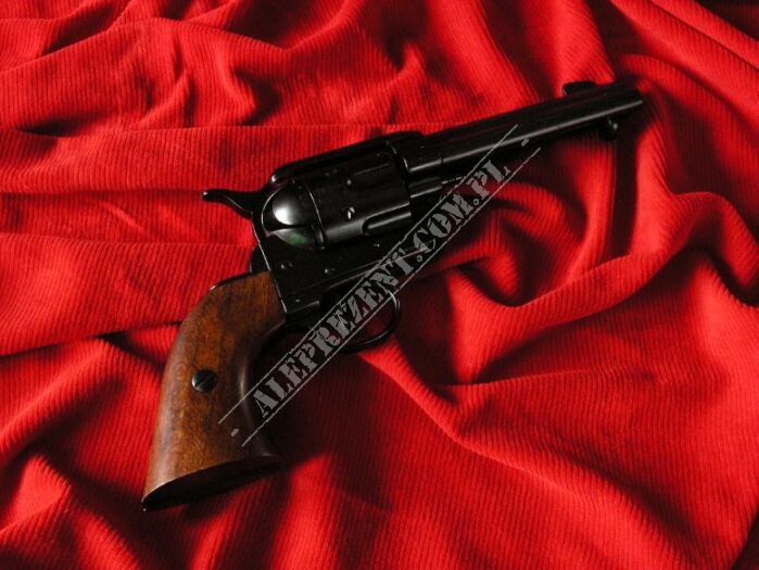 HISTORISCHE REPLIKA GEWEHRE - Der Colt 1886 .45 (1186 / N)
