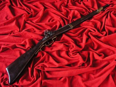 Gewehr reich verziert mit Steinschloss im achtzehnten (AG330.01)
