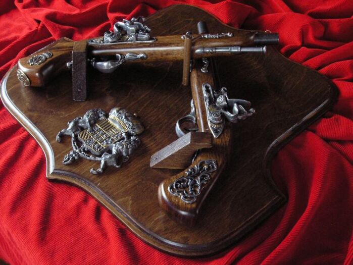 GUN KIT mit Mantel auf dem Holz (WTR-235)
