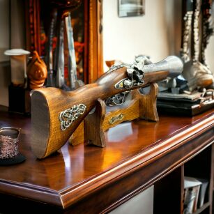 GROSS reich verziert mit Steinschloss-Donnerbüchsen (W118)