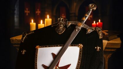 NICE TEMPLAR SWORD mit Scheide (HK-5518)
