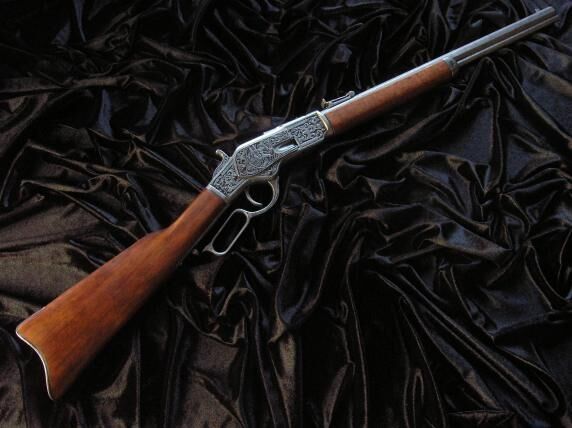 Gravierte COWBOY WINCHESTER KALIBER 44-40 von 1873 (1253 / G)