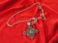 HISTORYCZNY WISIOR Z TEMPLARIUSZAMI (AGCD/42.01) - 2