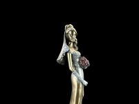 STATUETKA PANNA MŁODA Z BUKIETEM RÓŻ VERONESE  (WU73410A4) - 3