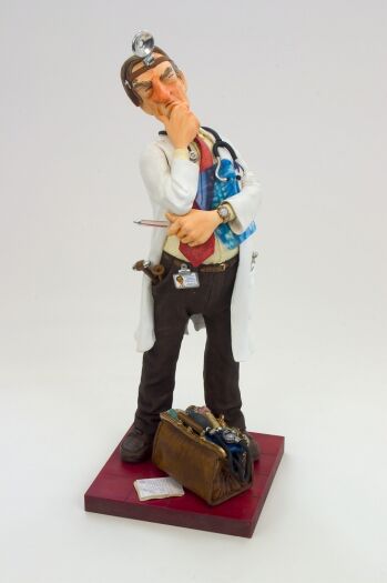 MAŁA FIGURKA LEKARZ - Guilermo Forchino (FO84003)
