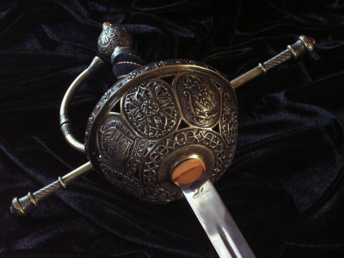 RAPIER O KOSZU DZWONOWYM HISZPAŃSKI Z XVI w. (273)