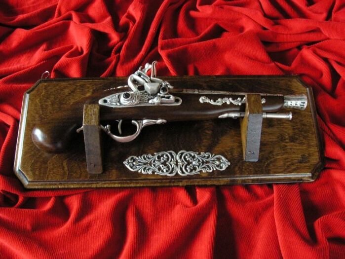 Bewährte Steinschloss-Pistole auf Holz Anhänger (WARG-3)