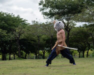 Miecz Wakizashi Krótka Katana Demon Slayer Inosuke Hashibira's Drewniany 77cm plus Stojak i Pas JT10659-W - 14