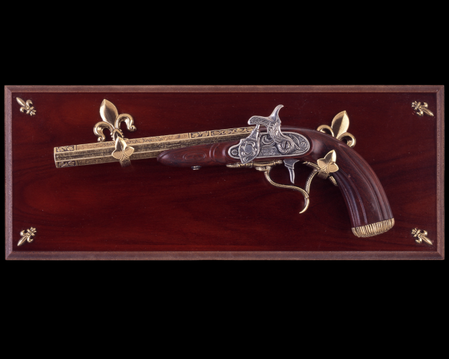 CIEKAWY PISTOLET KAPISZONOWY PLUS DREWNIANE TABLO (K1095-103L)