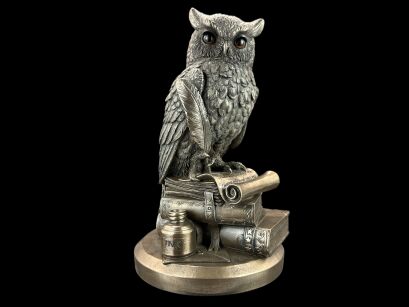 GIANT OWL Weisheit in Büchern VERONESE (WU75033A1)