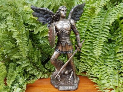ST. Michael steht auf Dämon mit Schwert und Schild VERONESE (WU76311A4)